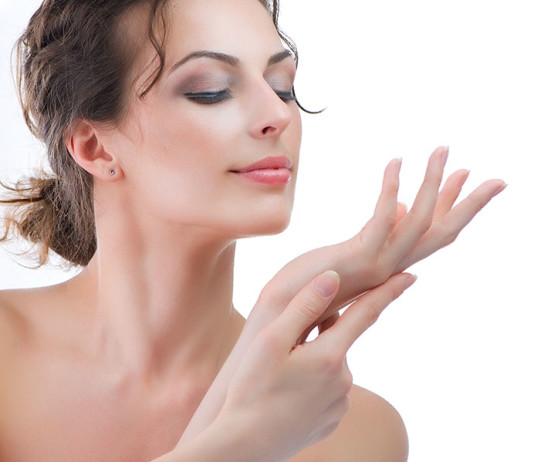 jak odmłodzić dłonie